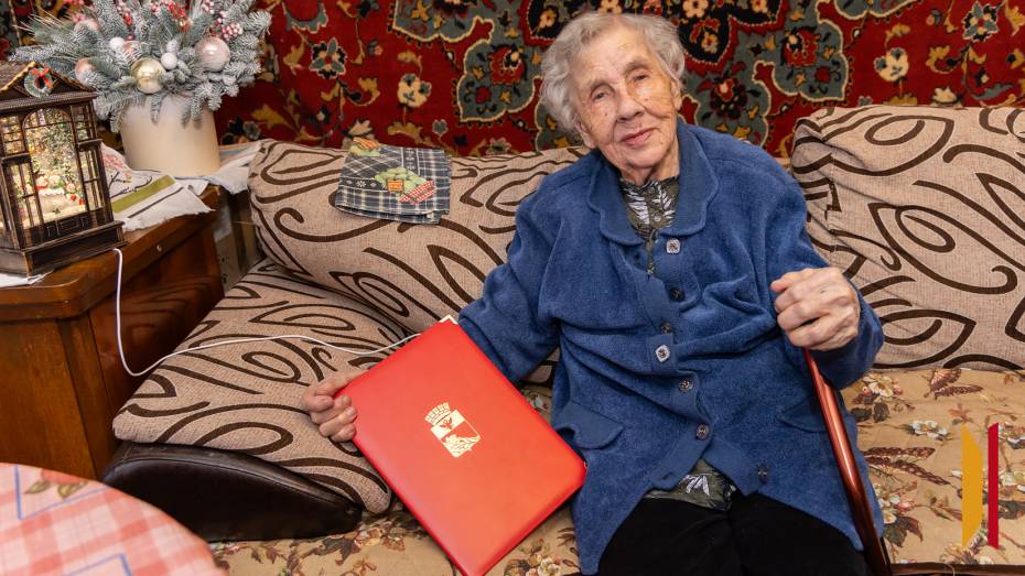 «У меня больше никогда не было такой елки»: в день своего 100-летия жительница Воронежа вспомнила о новогоднем празднике детства