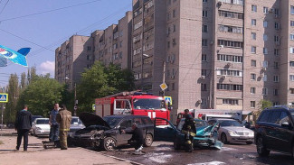 В Воронеже столкнулись Nissan и Opel: пострадали двое