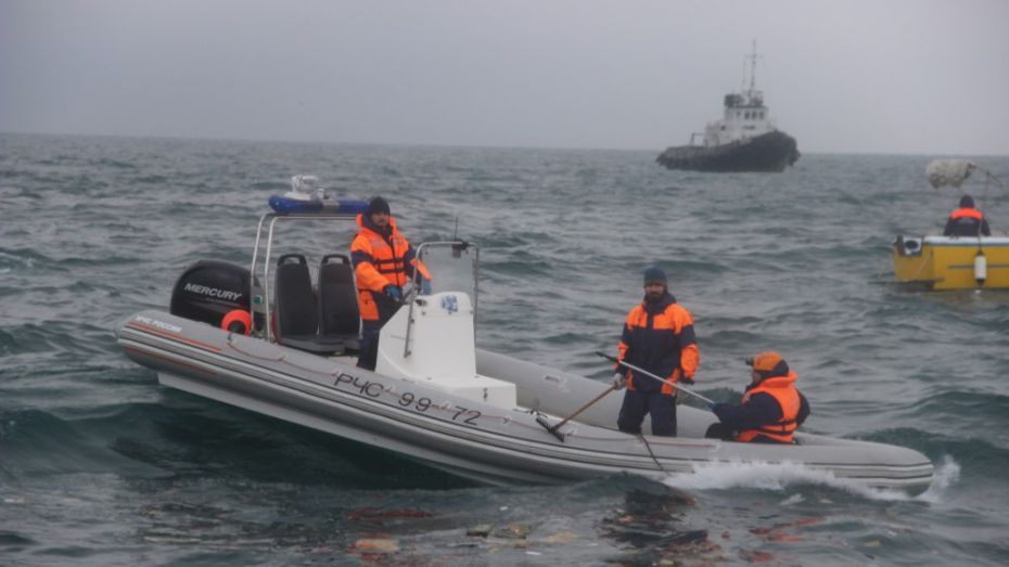 Спасатели подняли из воды второй «черный ящик» разбившегося Ту-154