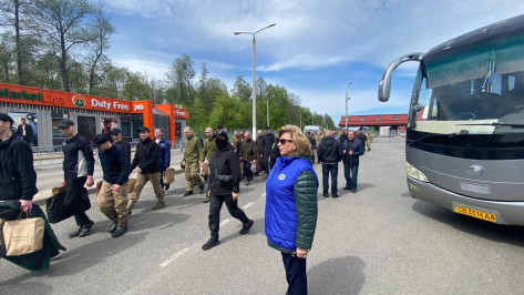 Семь воронежцев вернулись из украинского плена