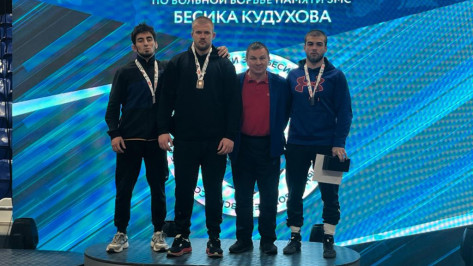 Трое воронежских борцов вернулись с медалями всероссийского турнира