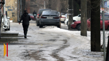За плохую уборку дворов возбудили административные дела в отношении 10 УК Коминтерновского района Воронежа