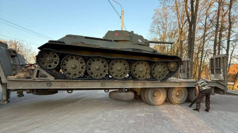 Танк Т-34 установили на воинском мемориале под Воронежем