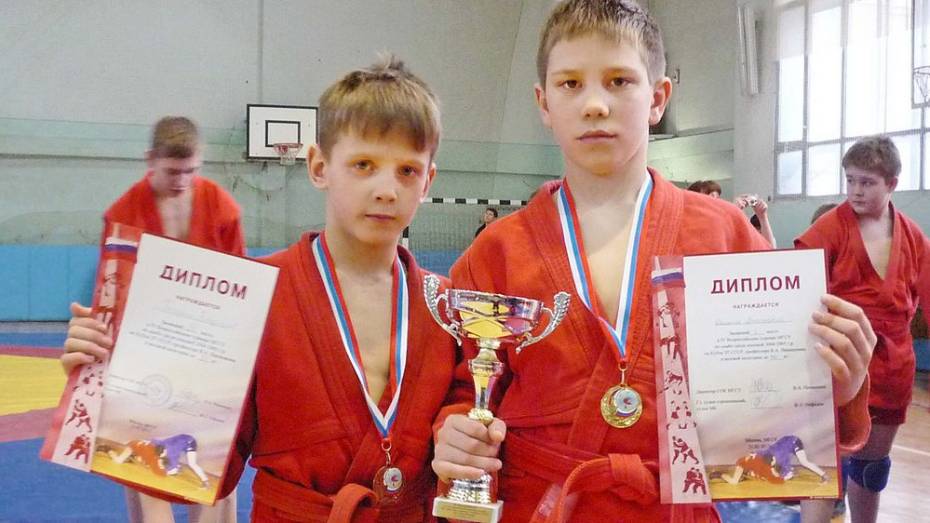 Бутурлиновские самбисты стали призерами Всероссийского турнира