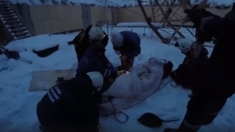 В сети появилось видео спасения пострадавших при падении стрелы крана в Воронеже