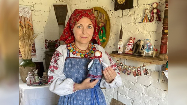 Уроженка верхнемамонского села пригласила земляков в домашний музей народной куклы
