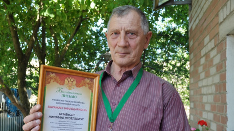 Павловский пенсионер в одиночку вынес из леса 16 тонн мусора