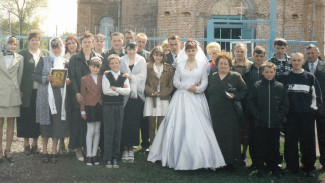 «Сразу стали звать меня мамой». Жительница Воронежской области воспитала двух родных и 10 приемных детей