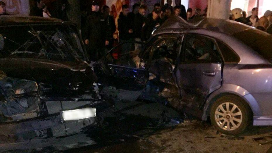 В Воронеже четверо пострадали в ДТП с 4 иномарками