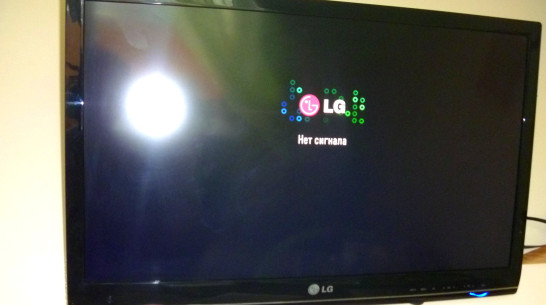 Воронежские пенсионеры жалуются, что почти месяц сидят без сериалов и новостей из-за грозы