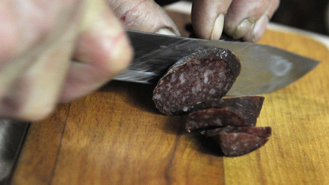Россельхознадзор уничтожил 27 кг колбасы в Воронежской области
