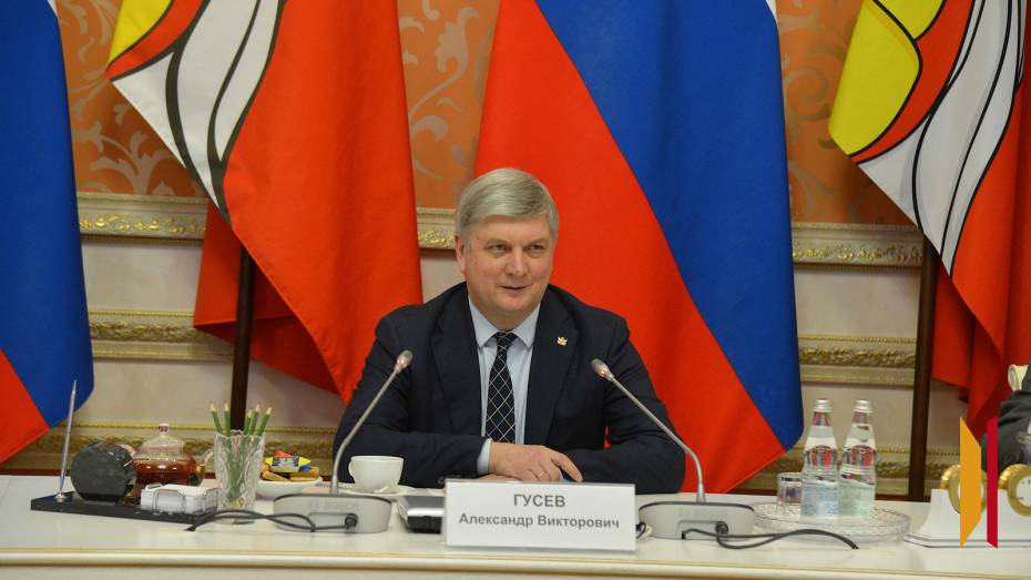 Губернатор Александр Гусев и председатель облдумы Юрий Матузов поздравили воронежских спасателей с профессиональным праздником