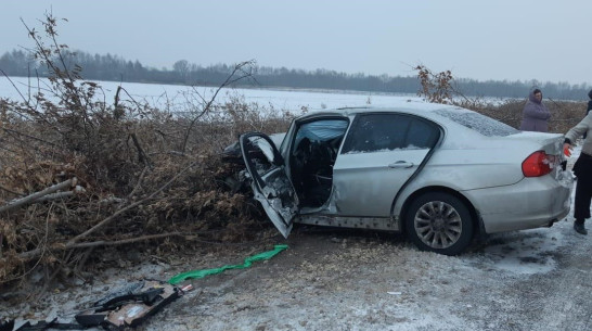 В Воронежской области столкнулись ВАЗ и BMW: 2 погибли, 1 пострадал