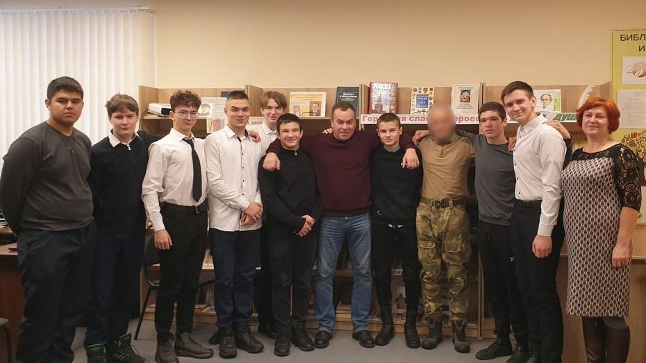 Воробьевские старшеклассники встретились с поэтом-современником и участником СВО