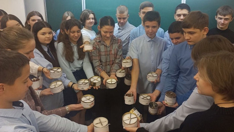 Подгоренские школьники изготовили более 800 окопных свечей для участников СВО