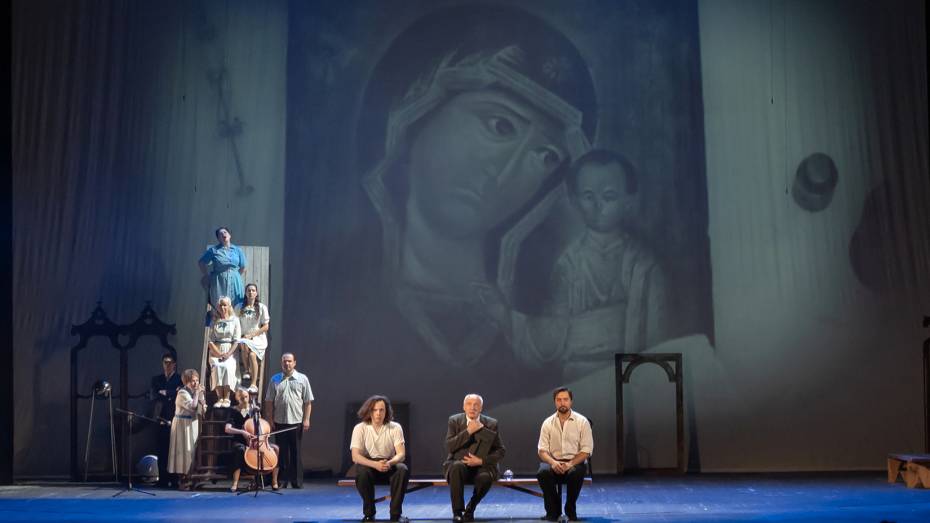 Лучшее из современного русского театра: в Воронеже показали два знаковых спектакля прошлого сезона «Золотой Маски»