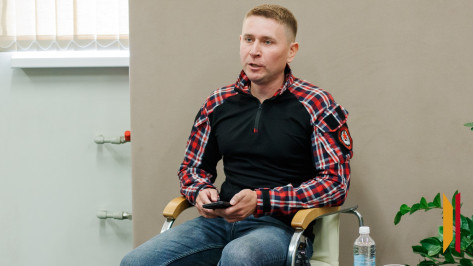 Воронежский участник СВО подал в суд после исключения 115 человек из партии