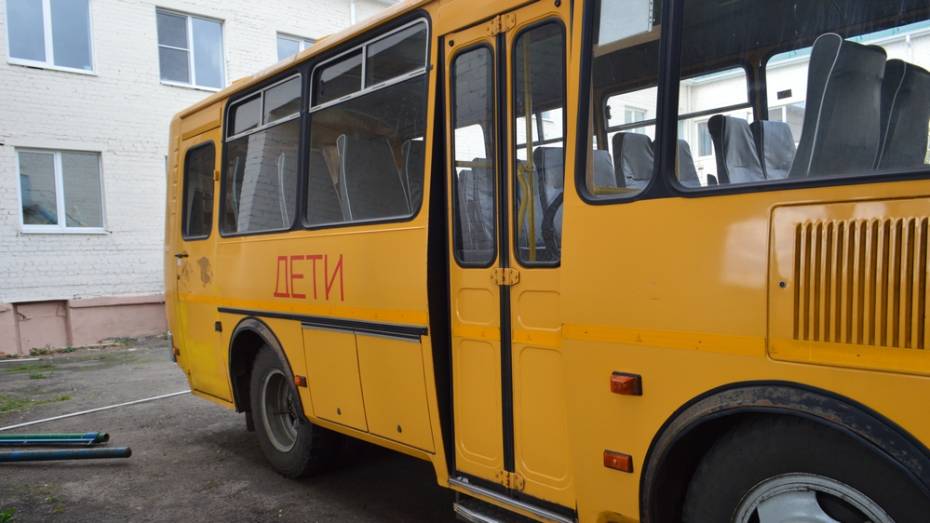 В Новоусманском районе еще в одной сельской школе уволились водители автобусов