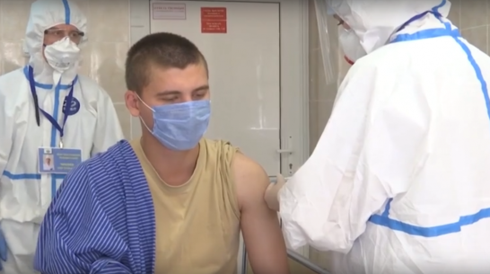 Минобороны: у первой группы добровольцев от вакцины от COVID-19 нет побочных эффектов