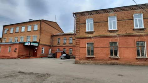 Здание школы начала XX века отремонтируют в Воронежской области