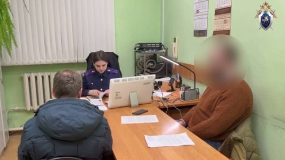 В Воронеже силовики задержали мужчину, избившего подростка в Романовском сквере