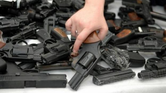 Полицейские заплатят воронежцам за добровольно сданное оружие