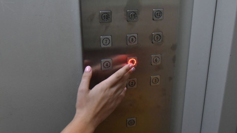 До 15 июля в воронежских многоэтажках установят 314 новых лифтов