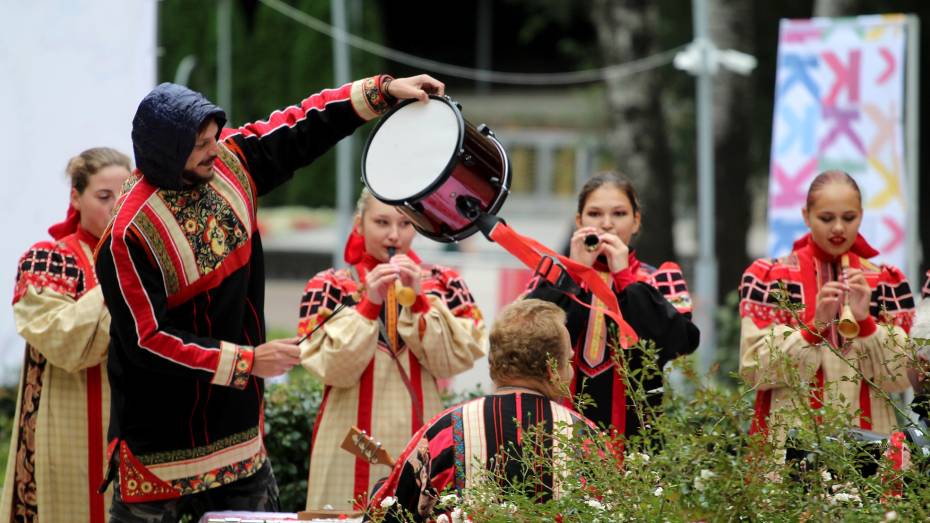 Воронежский губернатор: ежегодно в регионе проводится более 80 крупномасштабных фестивалей и культурных мероприятий