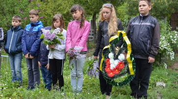 Жители села Углянец, Воронежской области почтили память писателю Кораблинова В.А