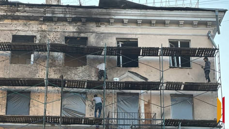 Восстановительные работы в пострадавшем от атаки БПЛА доме в Воронеже продлятся 2-3 недели