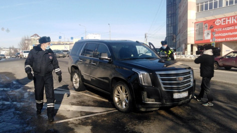 Воронежская полиция оштрафовала 17 водителей тонированных машин за время рейда