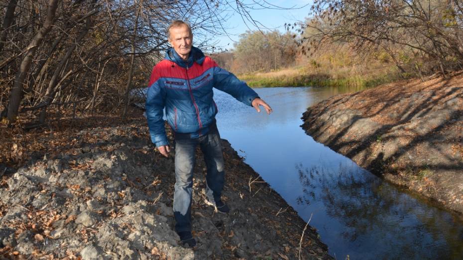 Житель Поворино очистил 30-метровую протоку на реке Хопер
