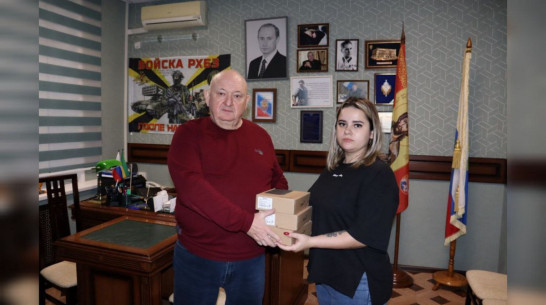 Из Лисок в зону СВО передали рации и стройматериалы