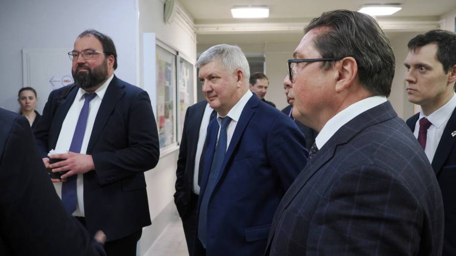 «Современные технологии нам очень важны»: губернатор Александр Гусев – об открытии IT-лаборатории в Воронежском госуниверситете