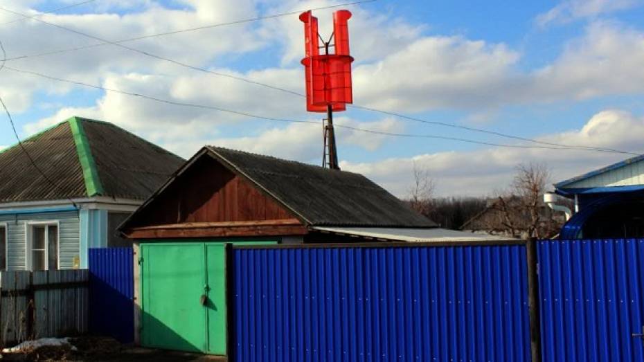Два жителя Таловой соорудили ветряк для освещения своих домов