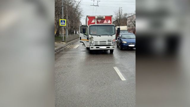 В Воронеже водитель грузовика сбил 13-летнюю школьницу на «зебре»