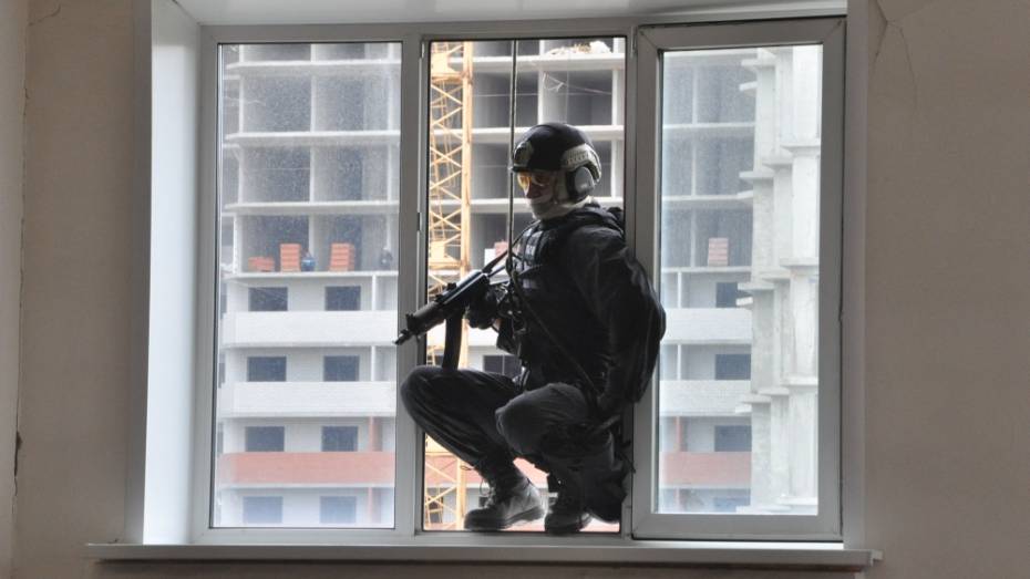 Воронежский спецназ на учениях спас от «террористов» 200 студентов 