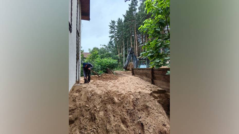 Причиной схода селя под Воронежем стало нарушение отвода воды