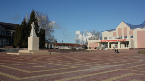 Поселок Хохольский стал лучшим поселением в области за 2015 год