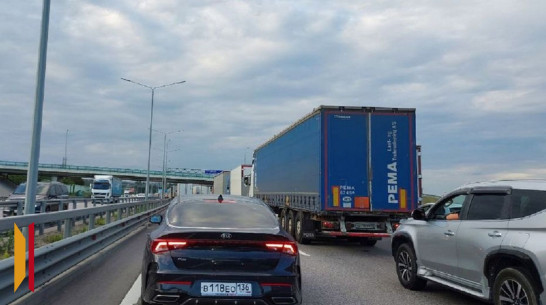 В Воронеже на выезде из города образовалась почти 6-километровая пробка