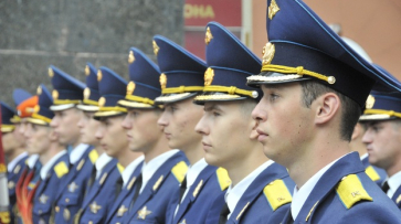 Офицеры и курсанты Военно-воздушной академии имени Жуковского и Гагарина примут участие в Параде Победы в Москве