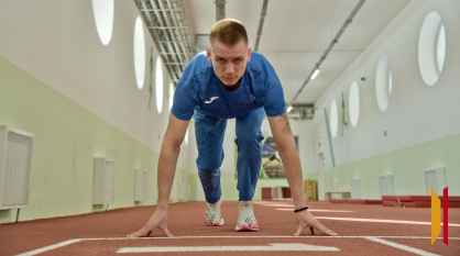 Чувство полета, скорость или «нужный» размер ноги: что помогло воронежскому прыгуну в длину снова стать чемпионом России
