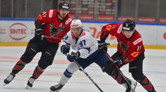 Воронежский «Буран» уступил в выездном матче ХК «Омские крылья»