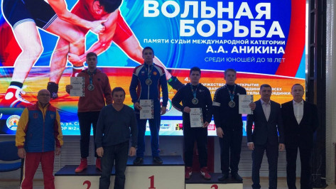 Воронежский спортсмен завоевал «золото» на всероссийских соревнованиях по вольной борьбе