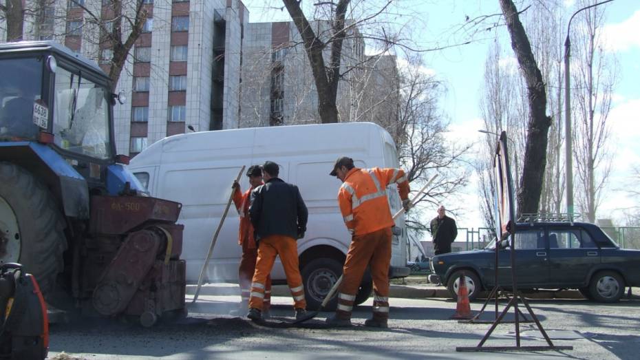 В Воронеже в выходные ремонт дорог пройдет на 8 участках