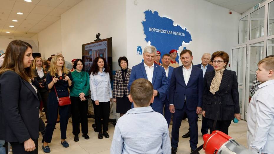 Губернатор Александр Гусев принял участие в открытии Штаба общественной поддержки в Воронеже