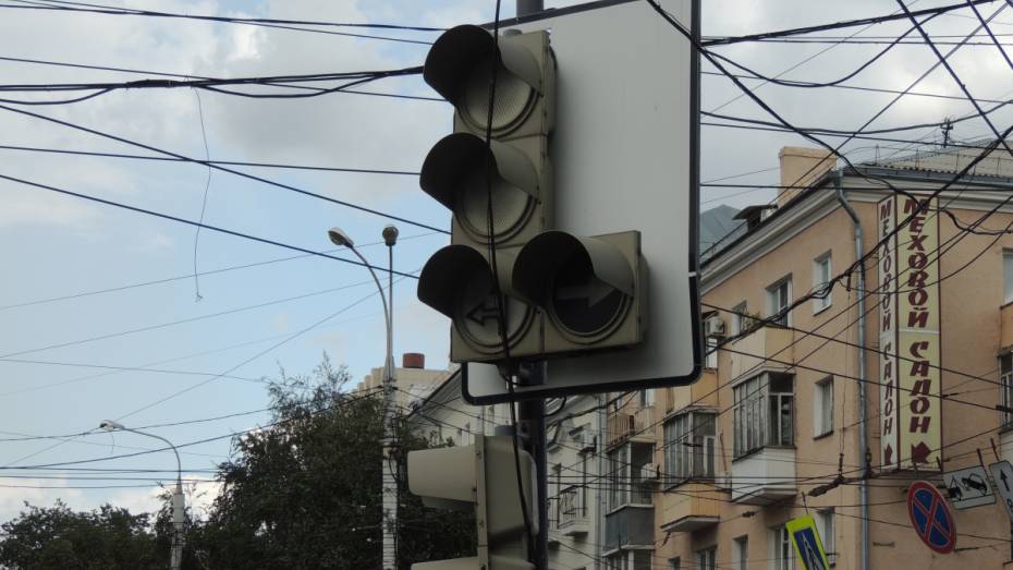 В центре Воронежа образовалась пробка из-за отключившихся светофоров