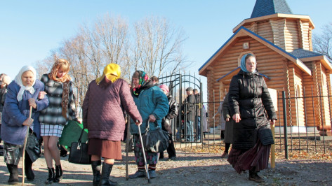 В селе Студеное Аннинского района освятили новый  храм