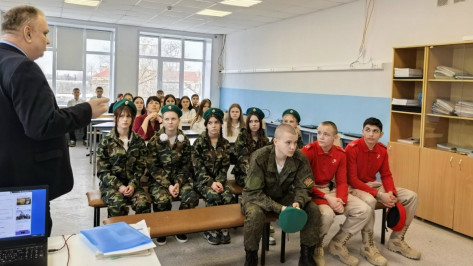 Кантемировским школьникам рассказали о героях-танкистах и танкостроении