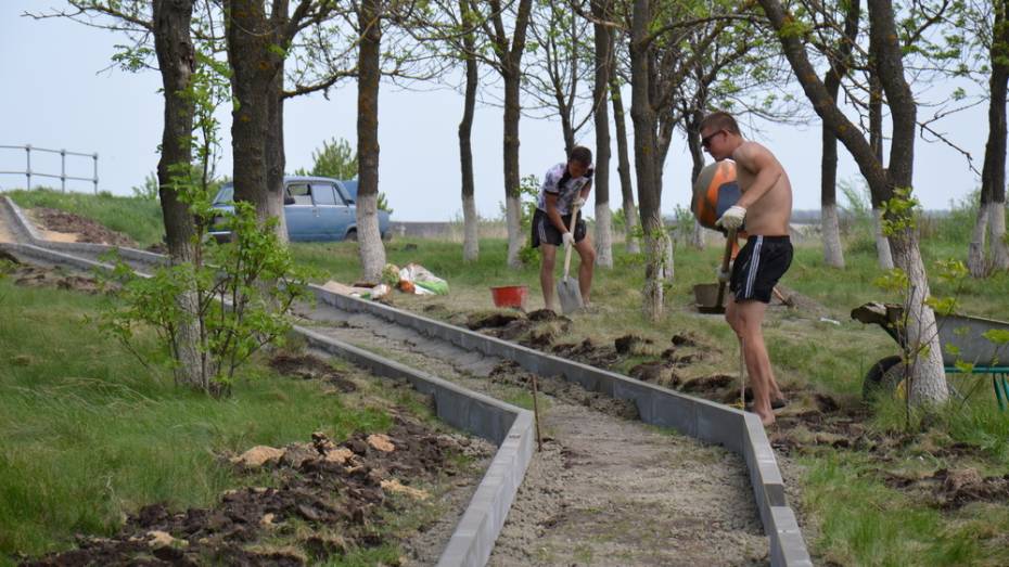 В верхнемамонских селах Приречное и Мамоновка сделают тротуары